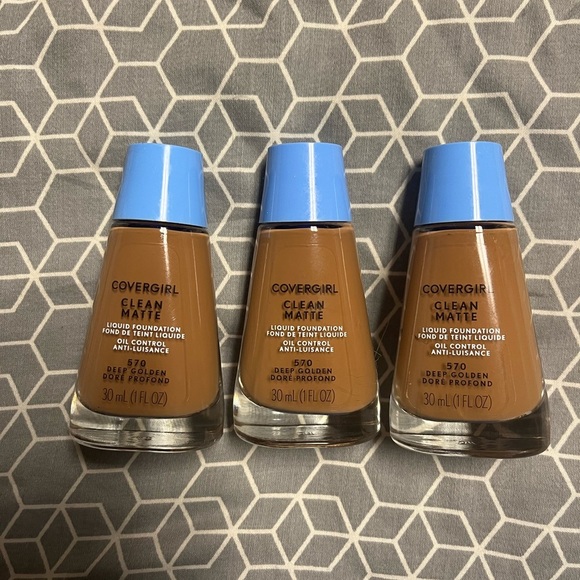 COVERGIRL Other - Covergirl foundation